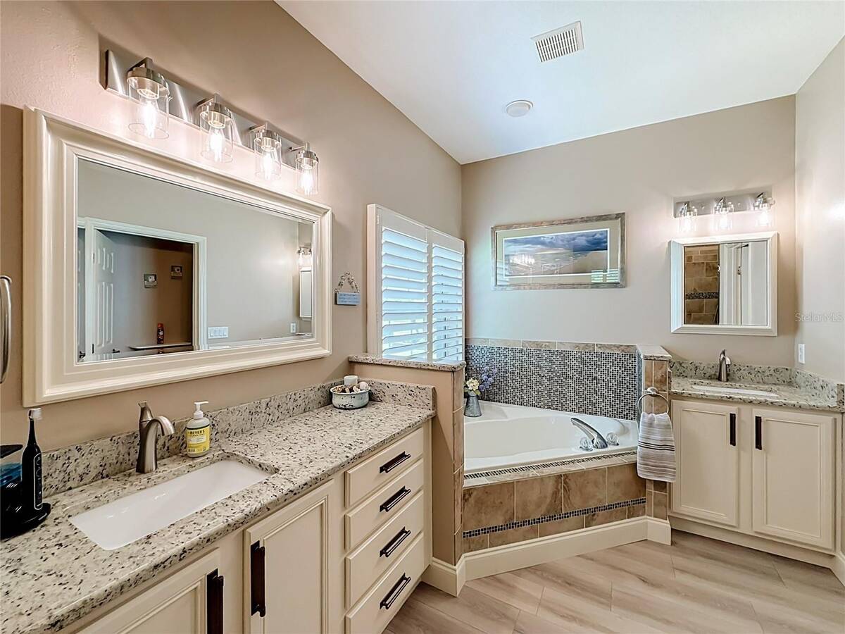 25543 Maurepas Lane, Leesburg, FL 34748