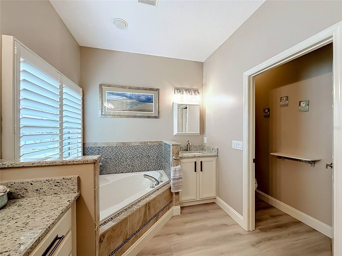 25543 Maurepas Lane, Leesburg, FL 34748