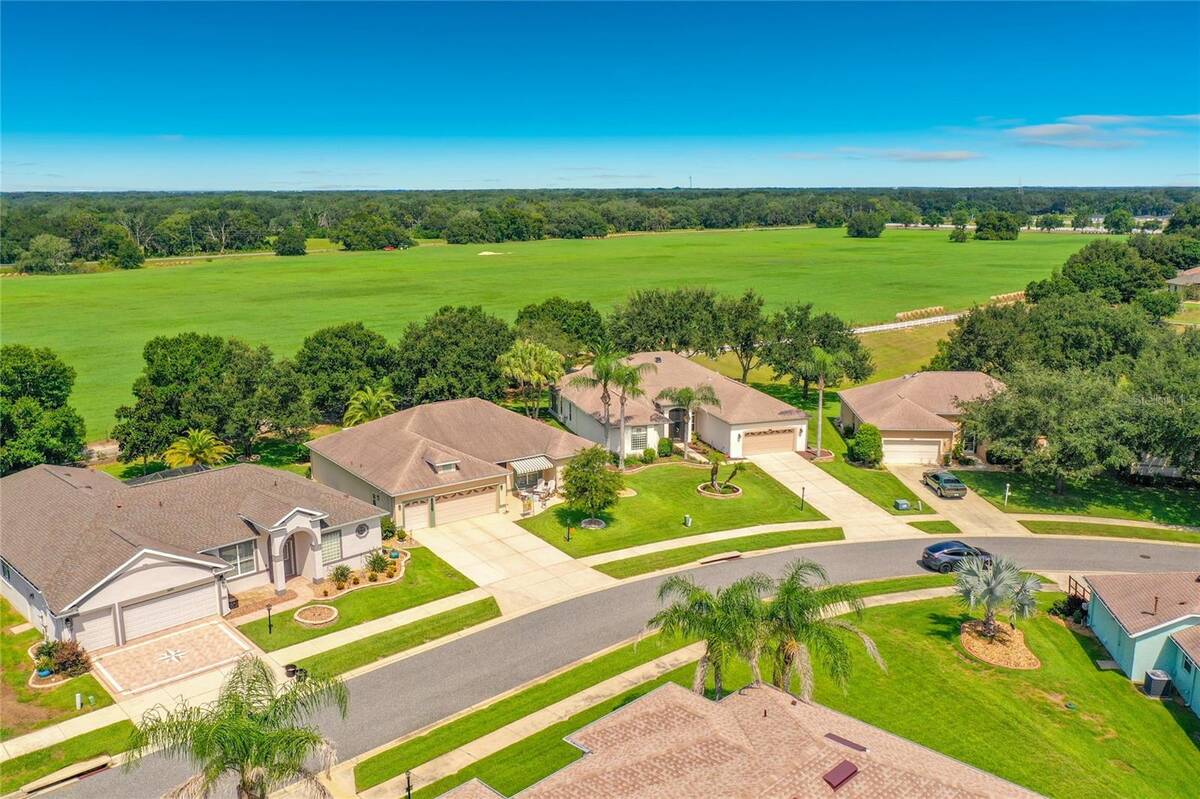 25543 Maurepas Lane, Leesburg, FL 34748