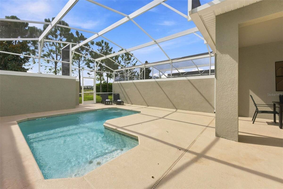 880 Pebble Beach Drive, Davenport, FL 33896