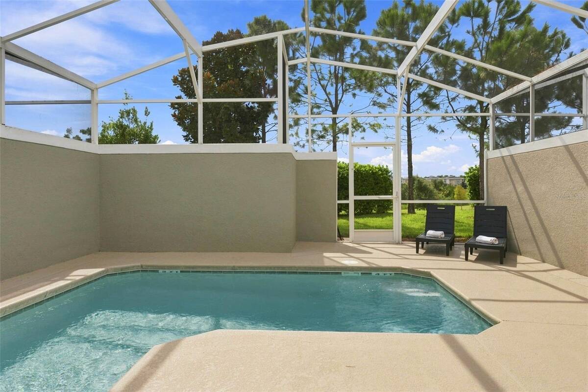 880 Pebble Beach Drive, Davenport, FL 33896