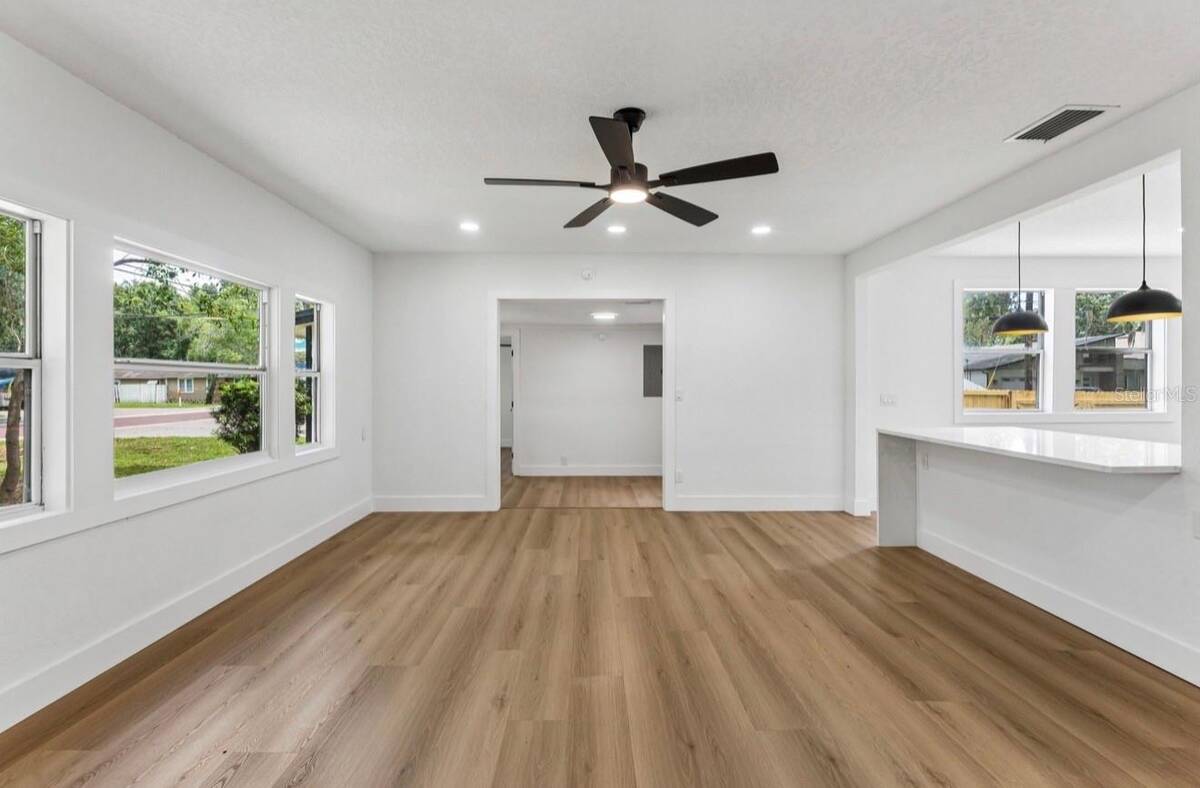 1910 Curry Ford Road, Orlando, FL 32806