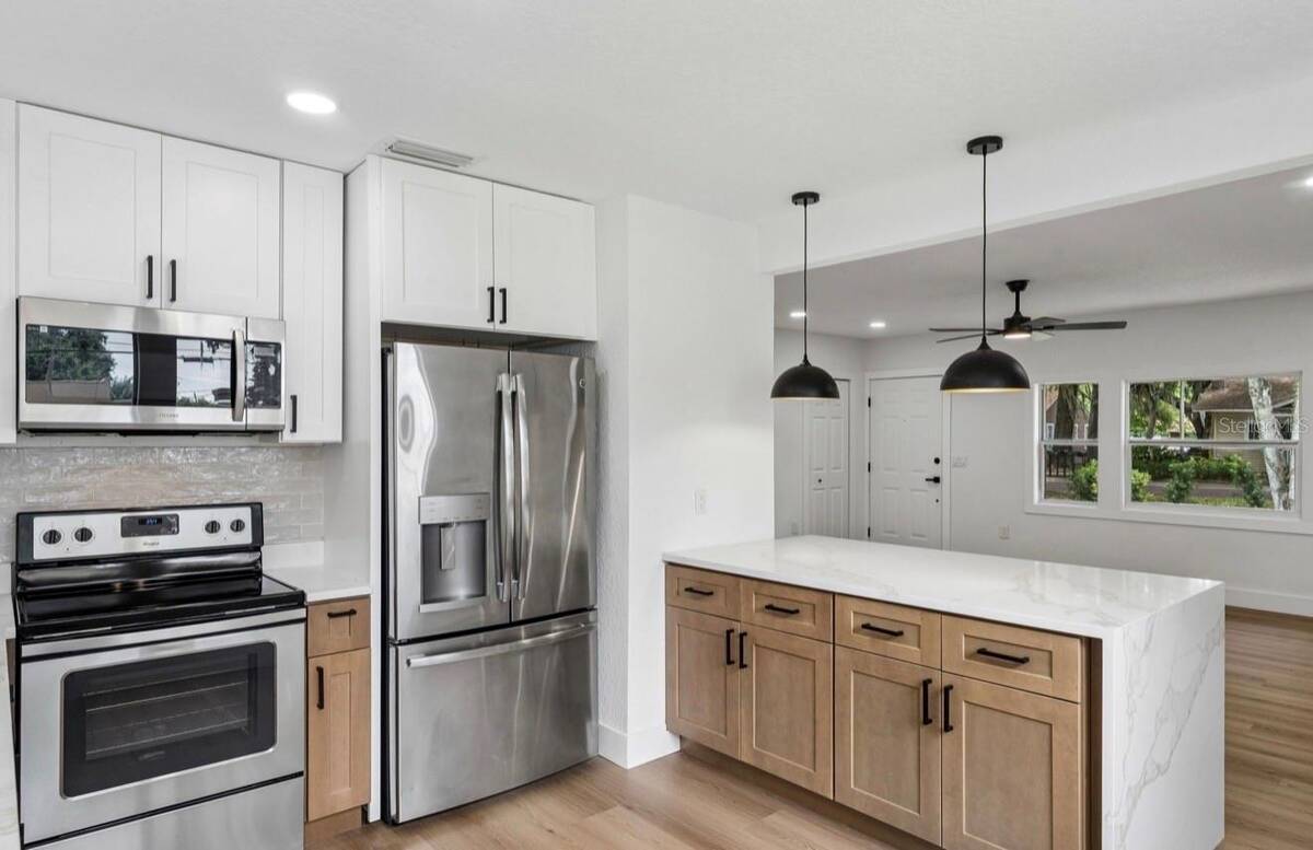 1910 Curry Ford Road, Orlando, FL 32806