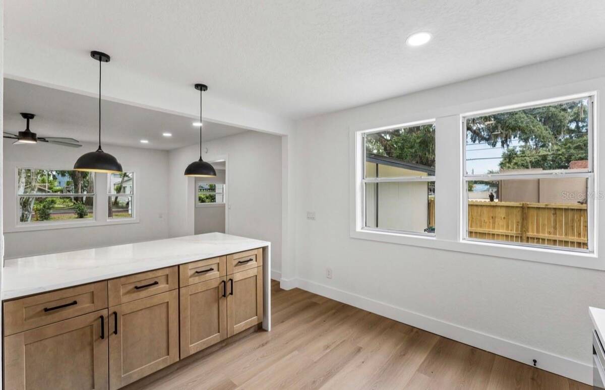 1910 Curry Ford Road, Orlando, FL 32806