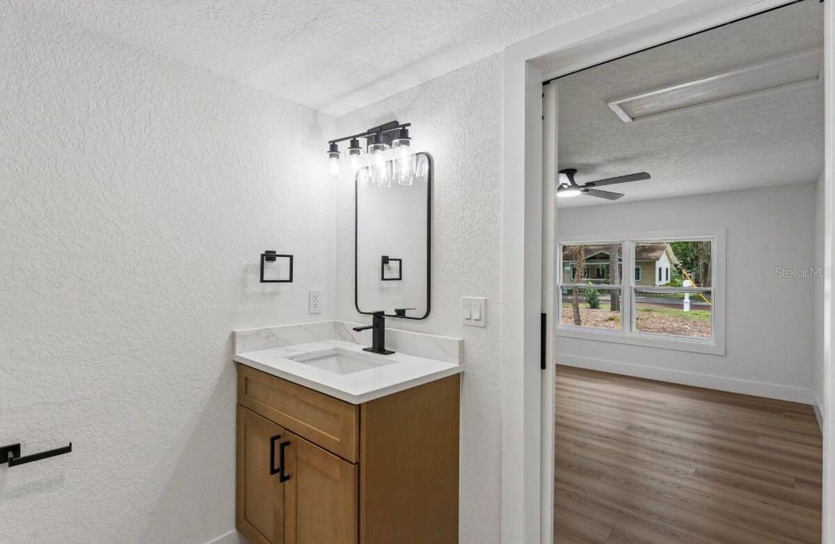 1910 Curry Ford Road, Orlando, FL 32806