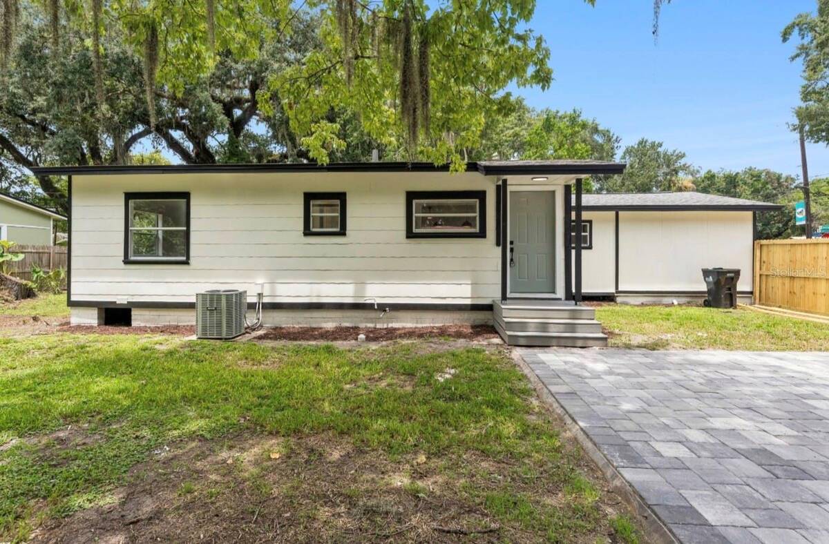 1910 Curry Ford Road, Orlando, FL 32806