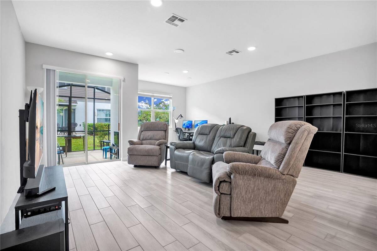 4835 Jackstaff Way, Oviedo, FL 32765