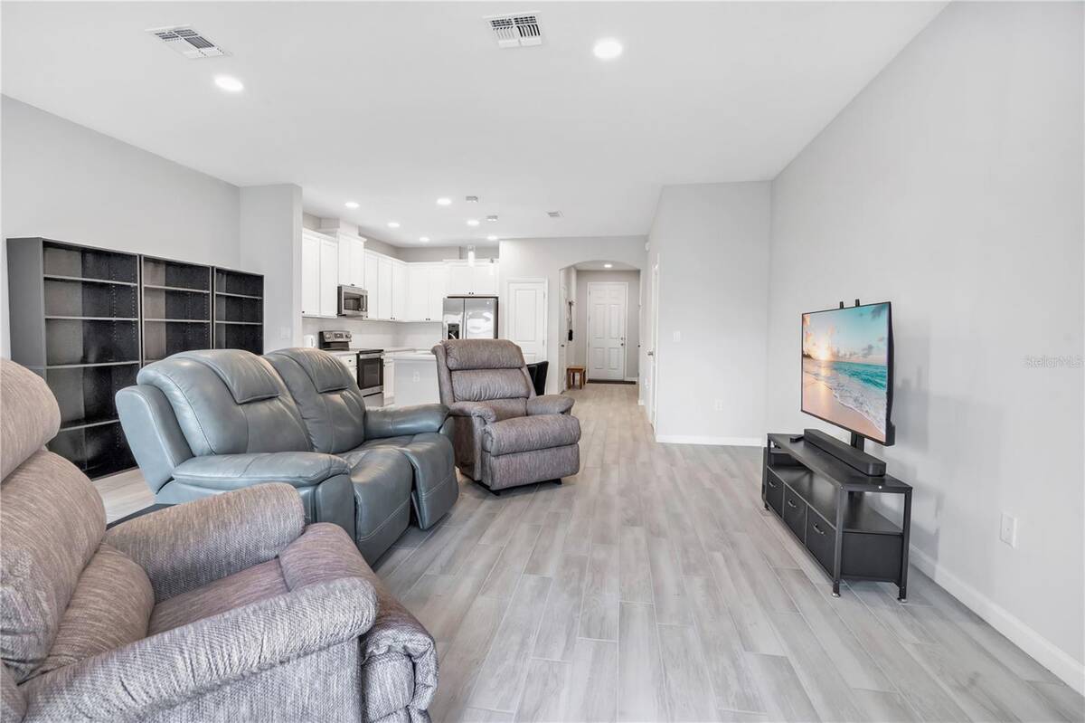 4835 Jackstaff Way, Oviedo, FL 32765
