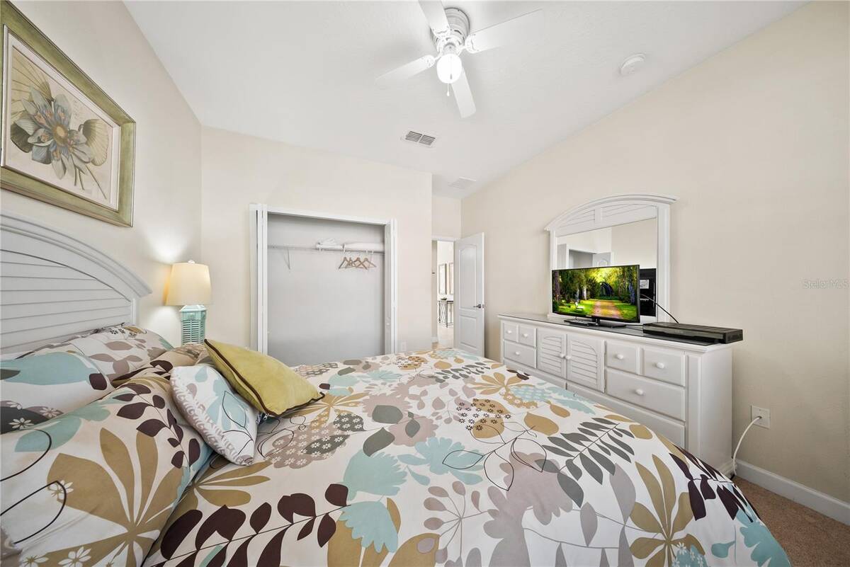 8960 Bismarck Palm Rd, Kissimmee, FL 34747