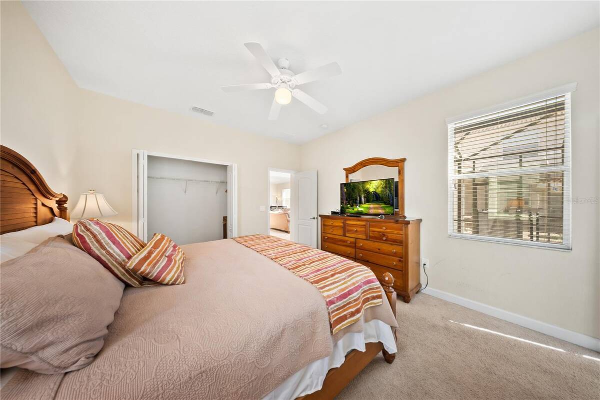 8960 Bismarck Palm Rd, Kissimmee, FL 34747