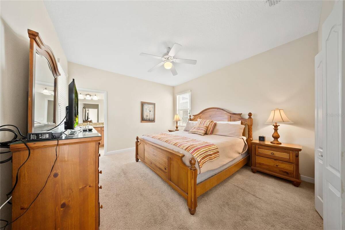 8960 Bismarck Palm Rd, Kissimmee, FL 34747
