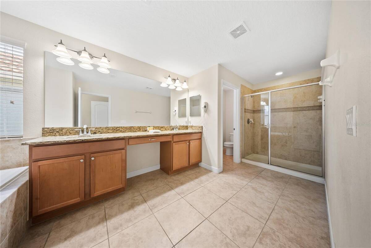 8960 Bismarck Palm Rd, Kissimmee, FL 34747