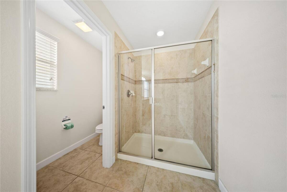 8960 Bismarck Palm Rd, Kissimmee, FL 34747