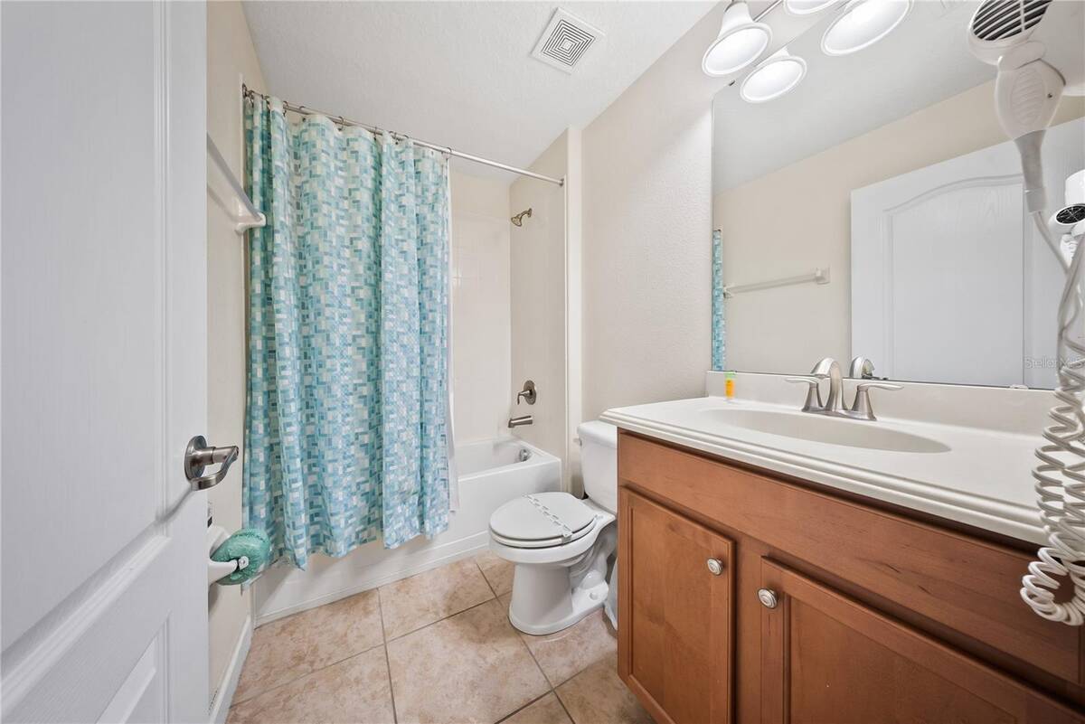 8960 Bismarck Palm Rd, Kissimmee, FL 34747