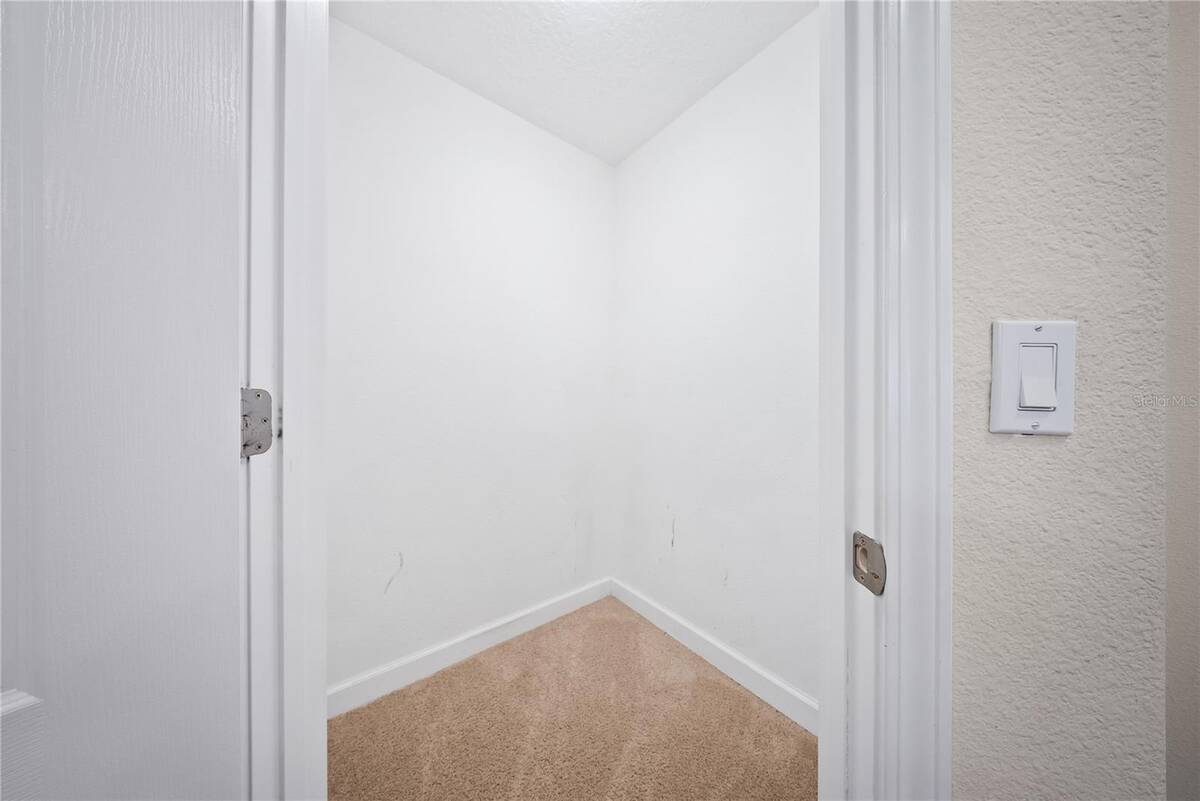 8960 Bismarck Palm Rd, Kissimmee, FL 34747
