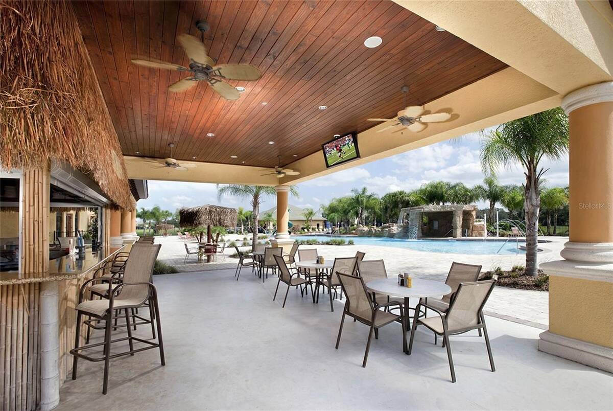 8960 Bismarck Palm Rd, Kissimmee, FL 34747