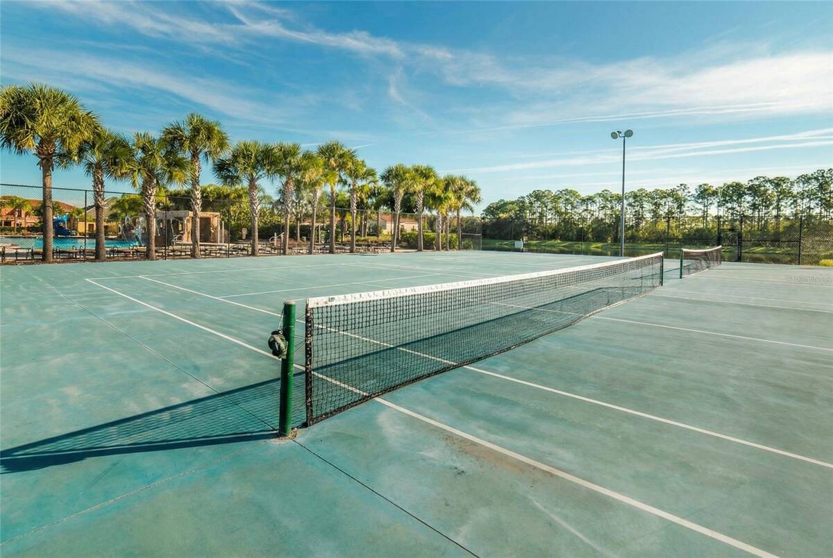 8960 Bismarck Palm Rd, Kissimmee, FL 34747