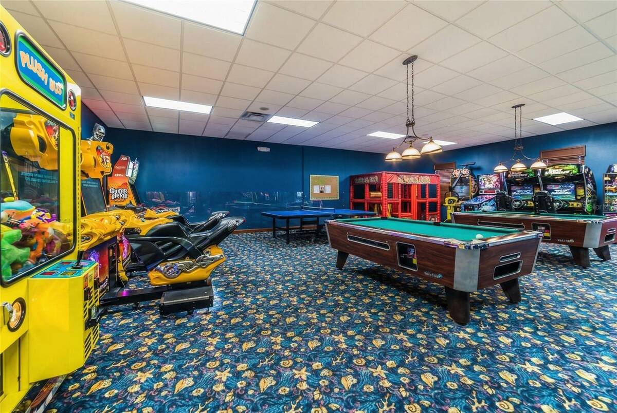8960 Bismarck Palm Rd, Kissimmee, FL 34747