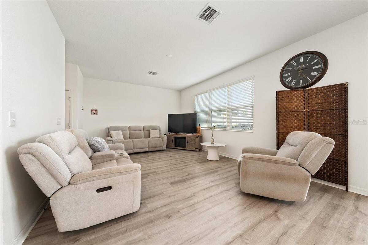211 Ash Way, Auburndale, FL 33823