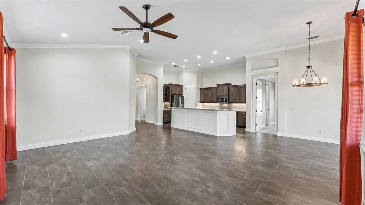 7783 Lake James Boulevard, Lakeland, FL 33810
