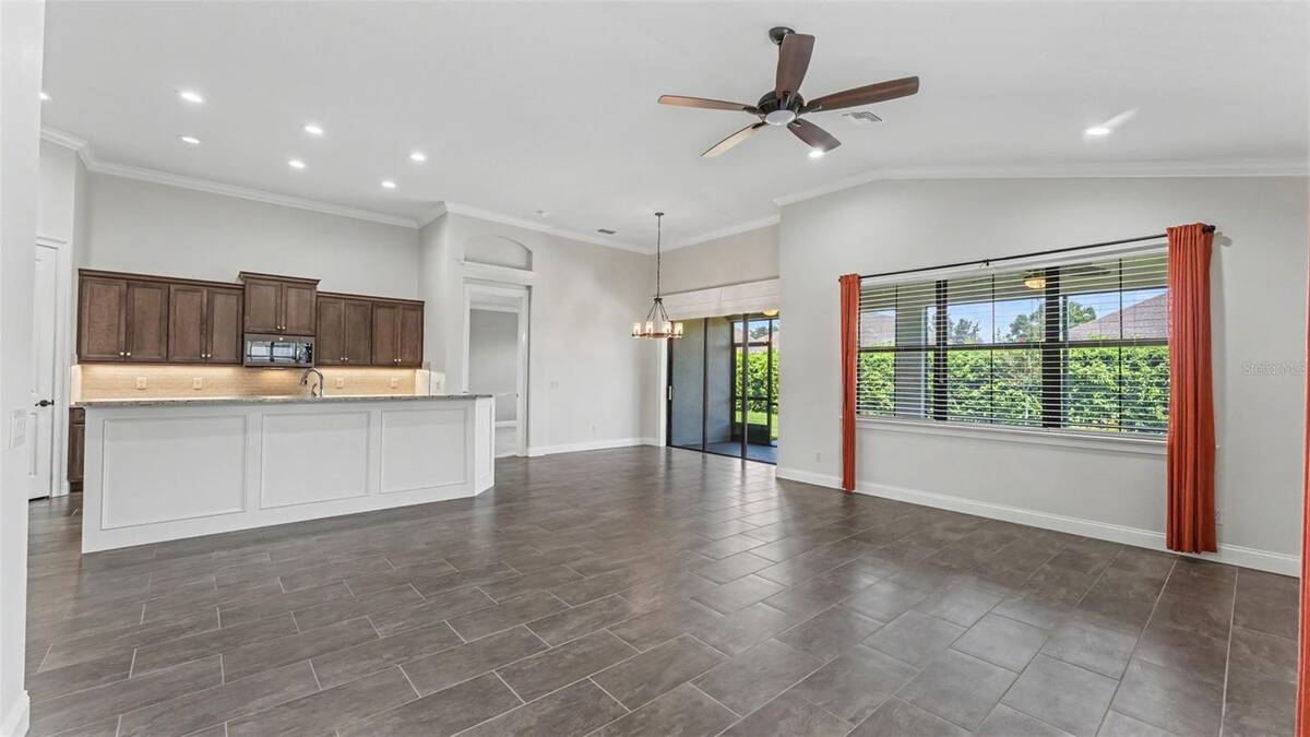 7783 Lake James Boulevard, Lakeland, FL 33810