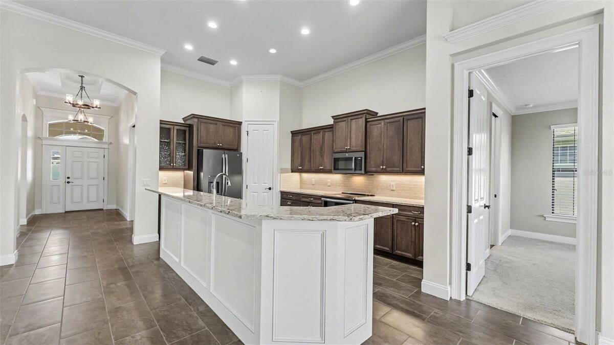 7783 Lake James Boulevard, Lakeland, FL 33810