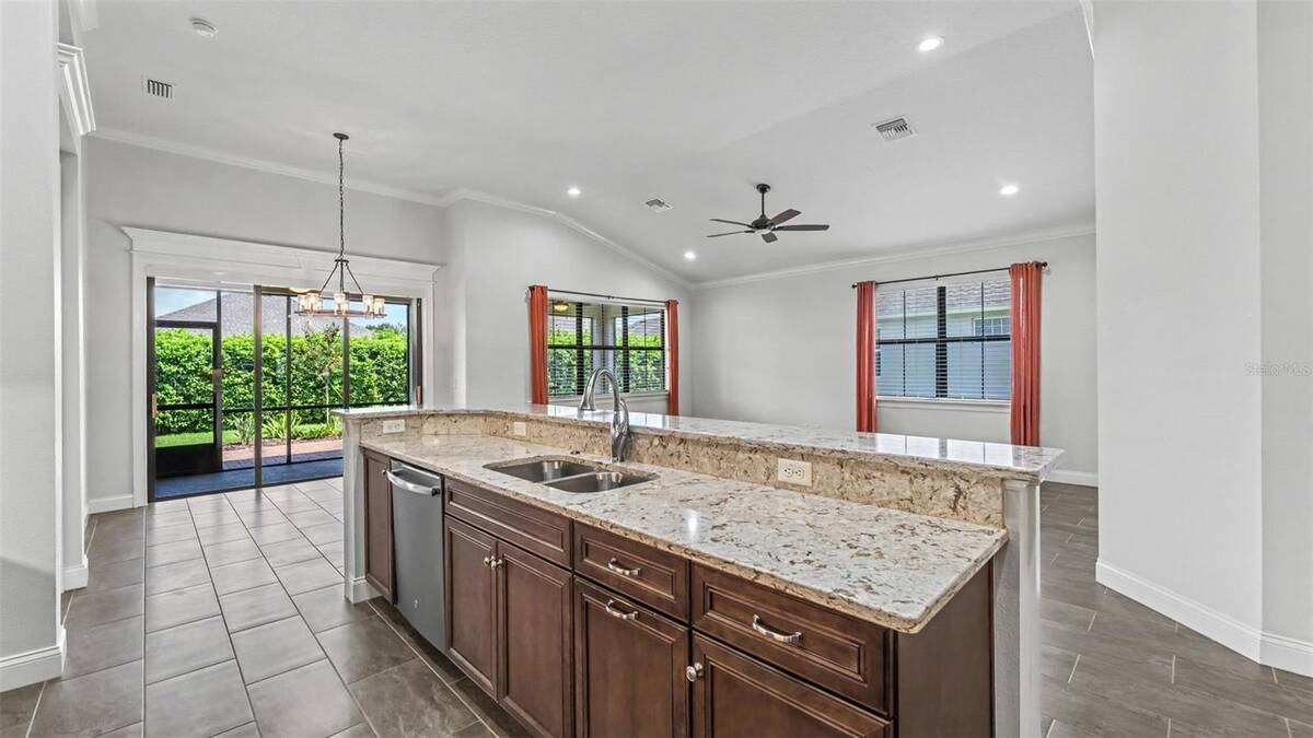 7783 Lake James Boulevard, Lakeland, FL 33810