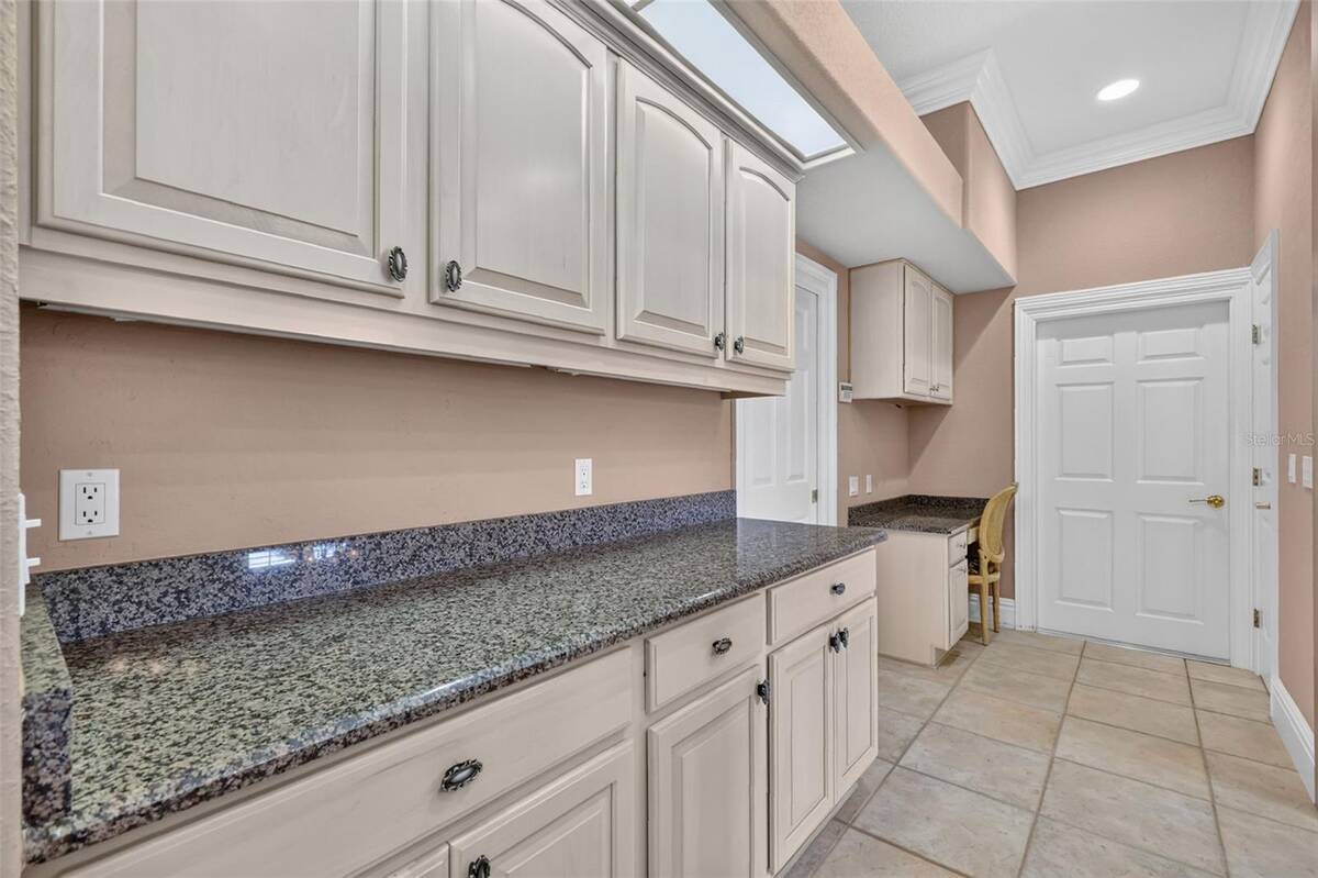 2220 Se Mill Creek Circle, Ocala, FL 34471
