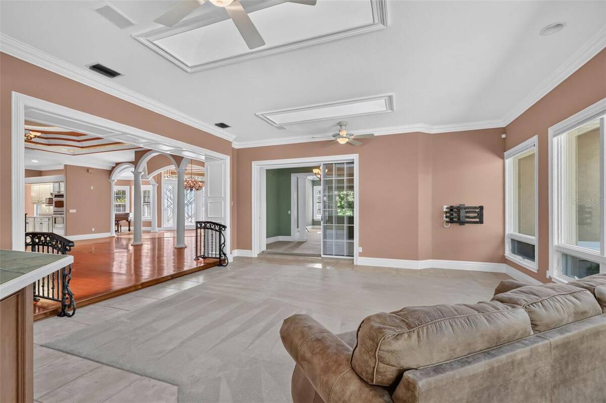 2220 Se Mill Creek Circle, Ocala, FL 34471