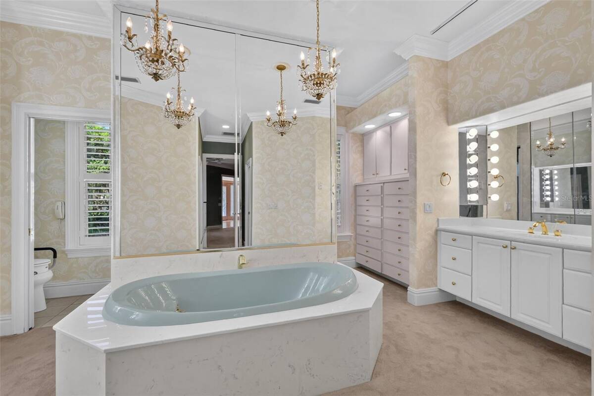 2220 Se Mill Creek Circle, Ocala, FL 34471