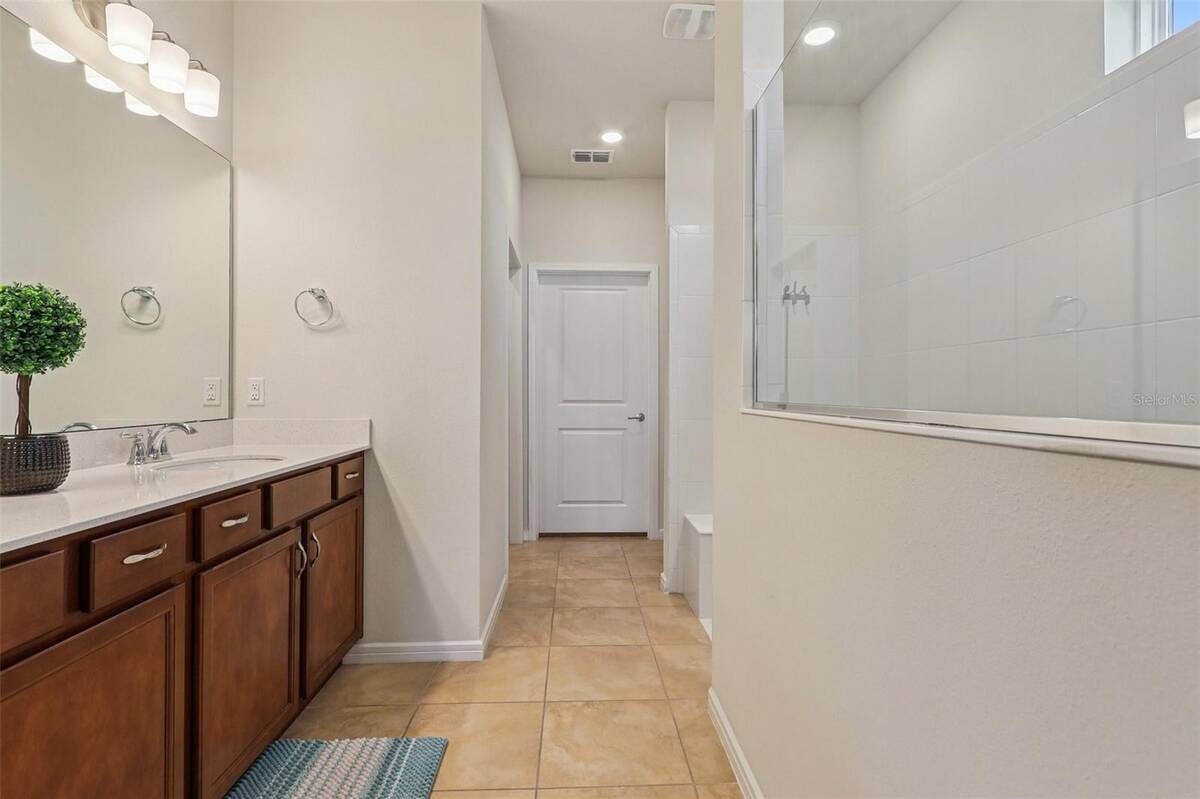 2015 Spring Shower Circle, Kissimmee, FL 34744