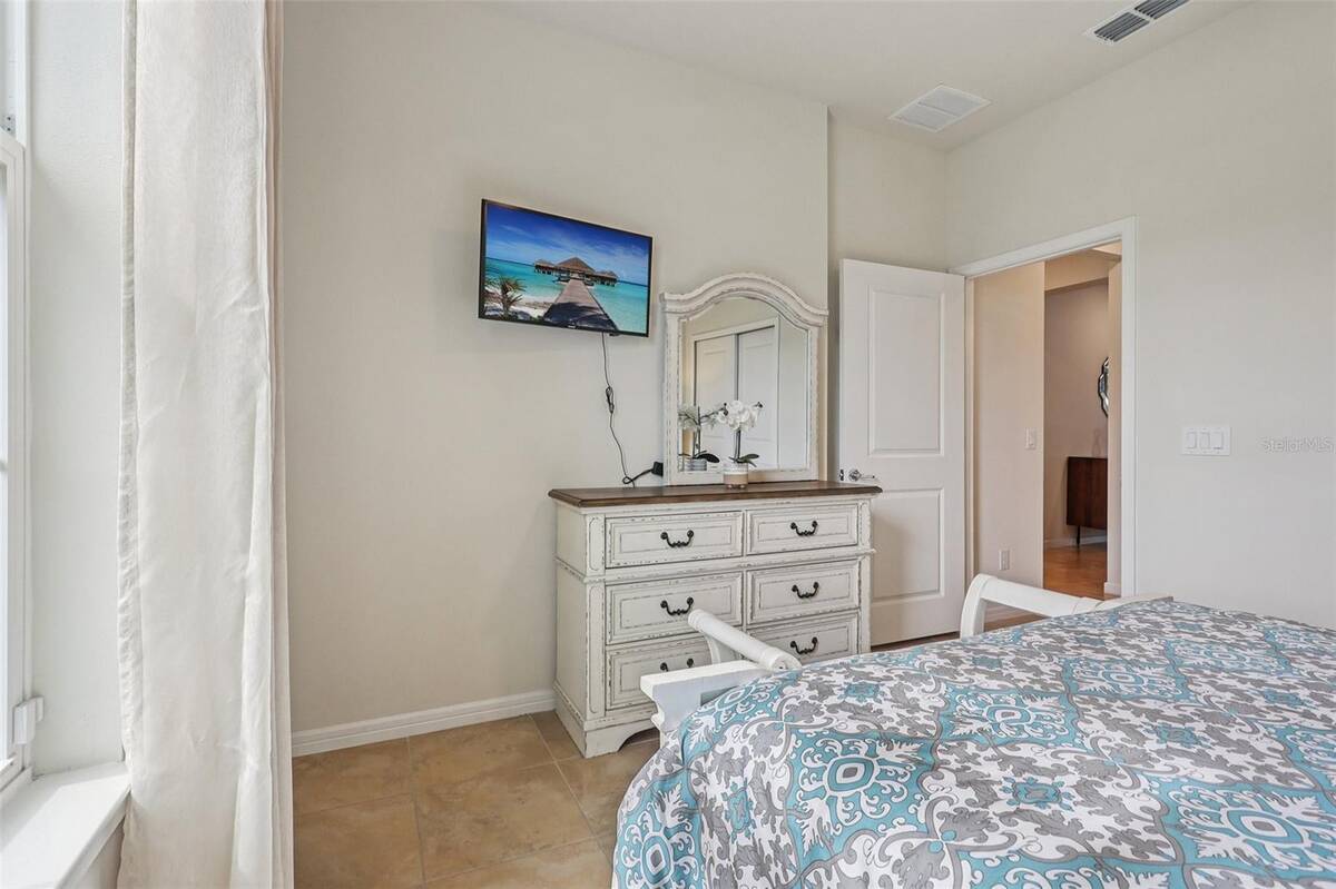 2015 Spring Shower Circle, Kissimmee, FL 34744