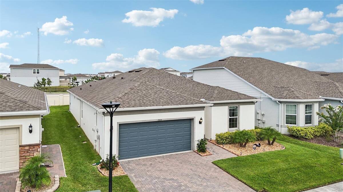 2015 Spring Shower Circle, Kissimmee, FL 34744