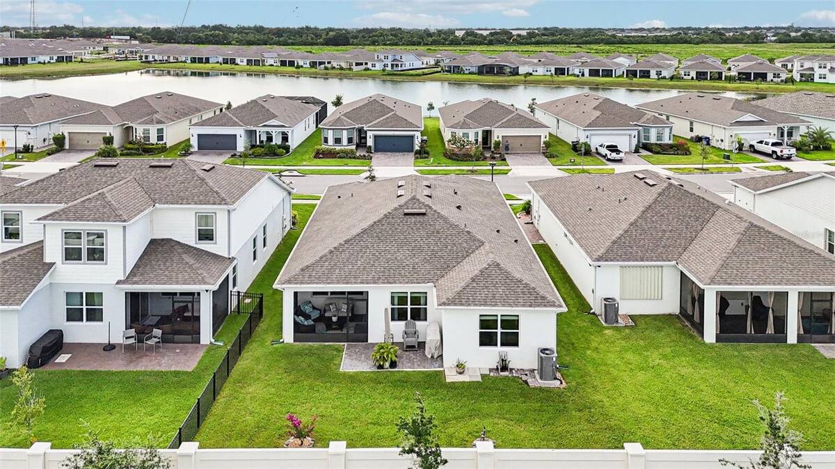 2015 Spring Shower Circle, Kissimmee, FL 34744