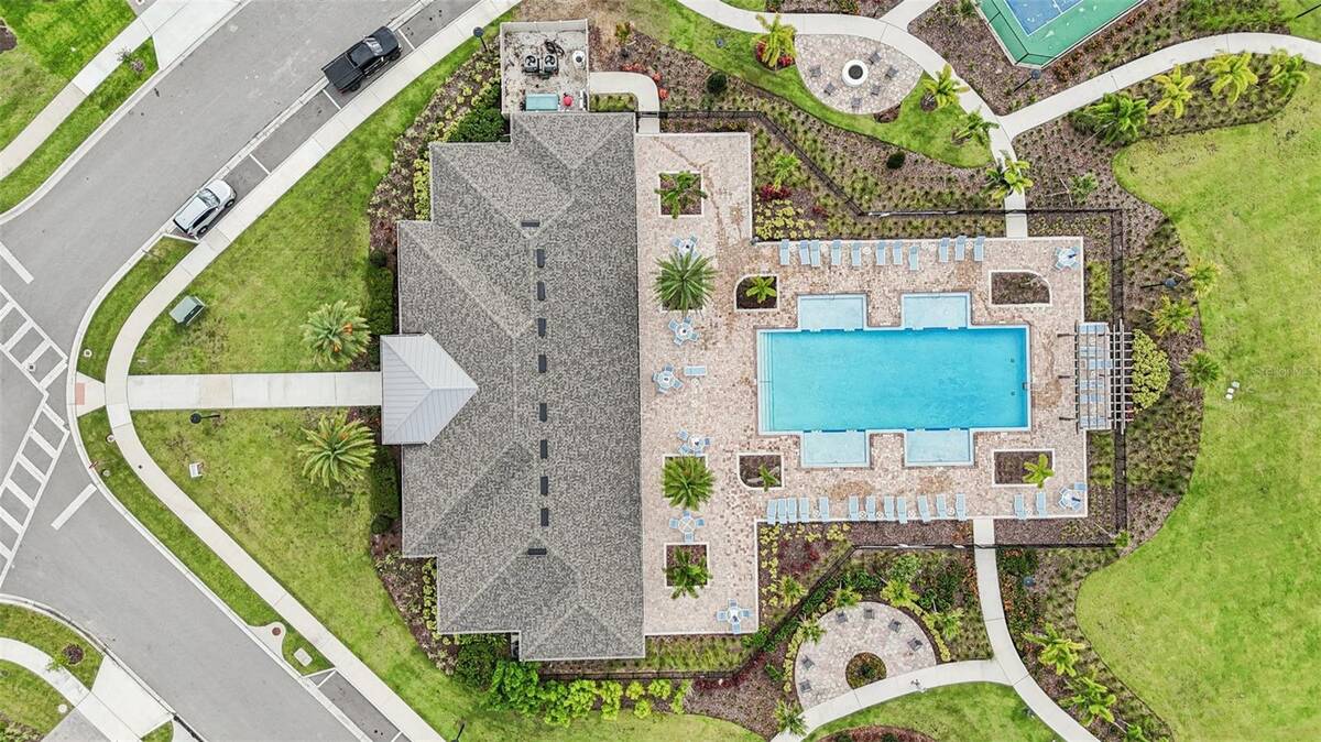 2015 Spring Shower Circle, Kissimmee, FL 34744