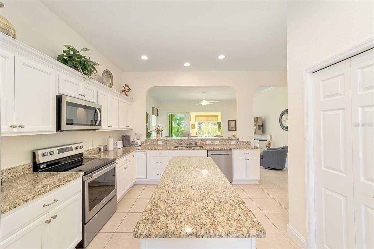 10948 Se 167th Place, Summerfield, FL 34491