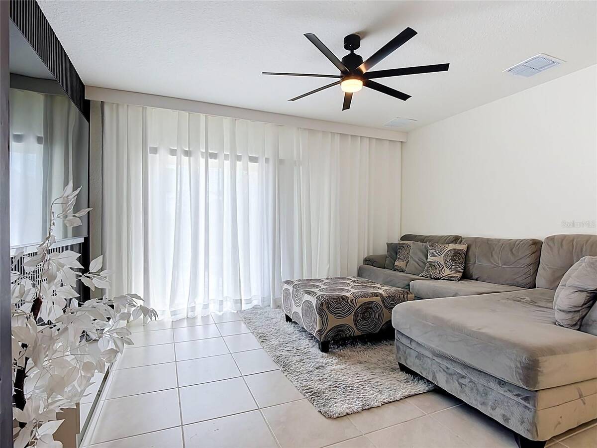 1172 Cascades Avenue, Davenport, FL 33837