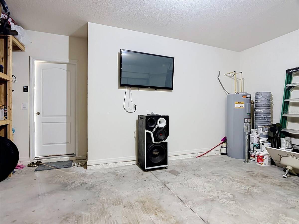 1172 Cascades Avenue, Davenport, FL 33837