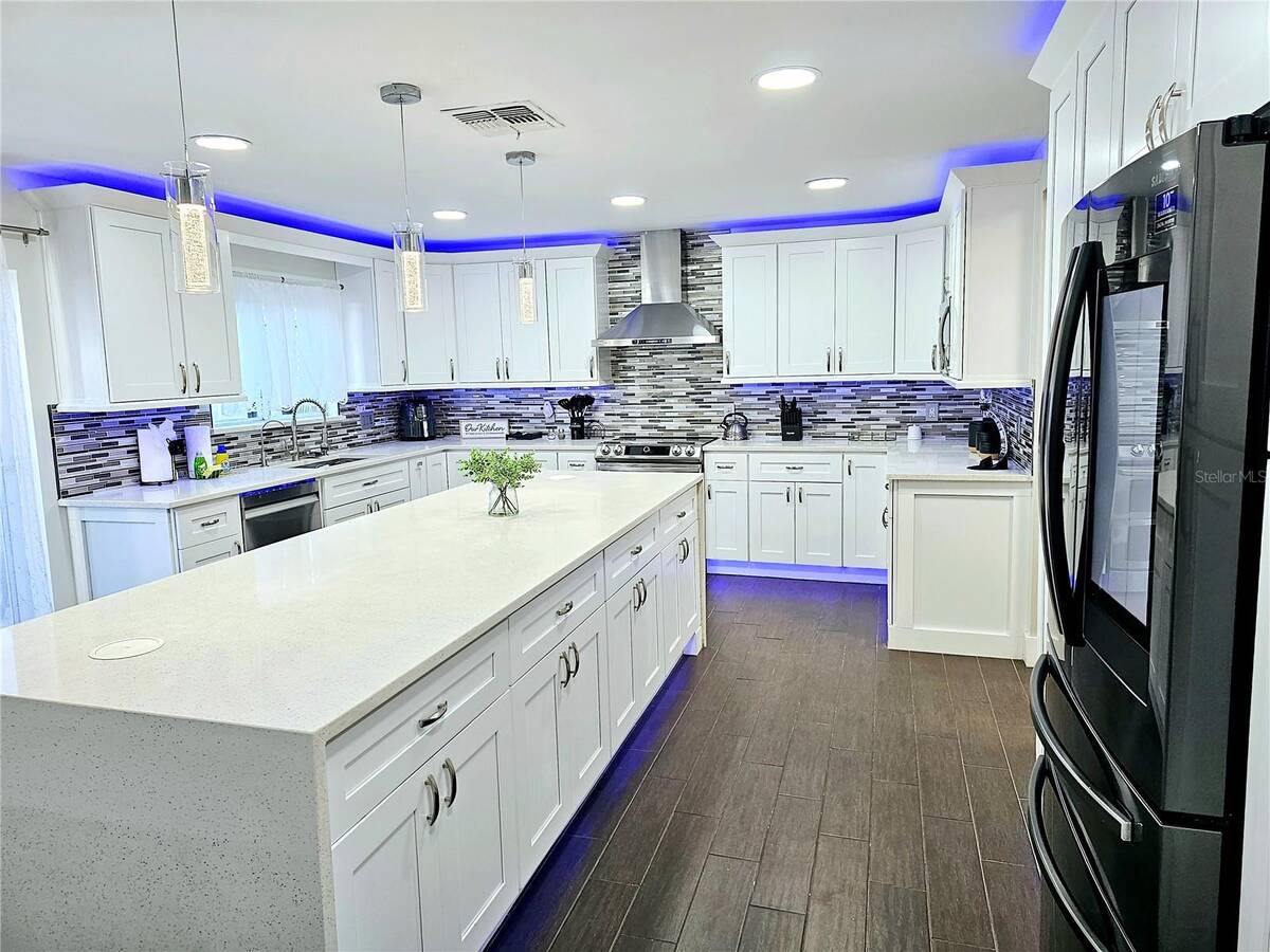 502 Canna Drive, Davenport, FL 33897