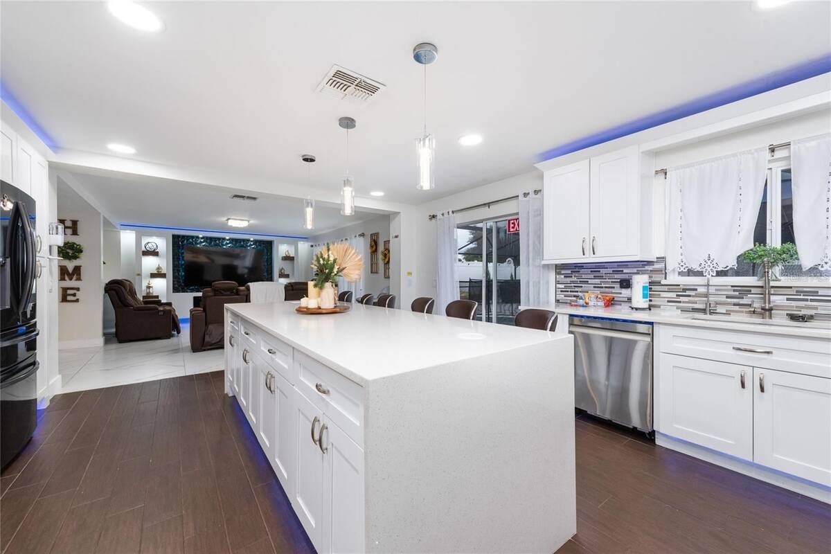 502 Canna Drive, Davenport, FL 33897