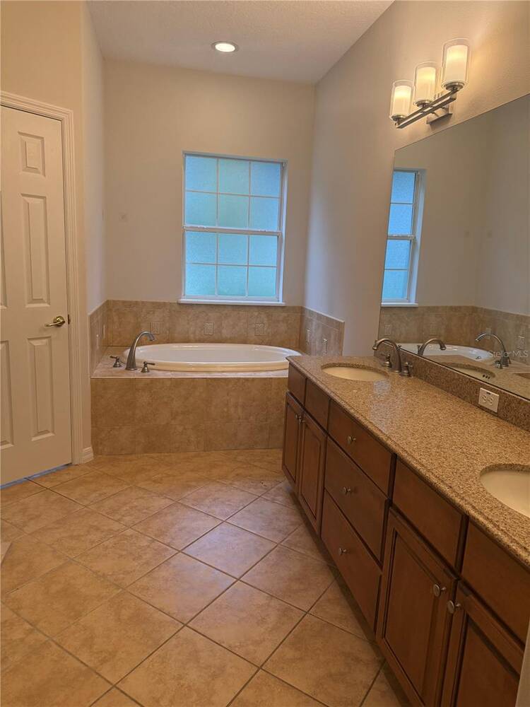 9617 Spring Lake Drive, Clermont, FL 34711