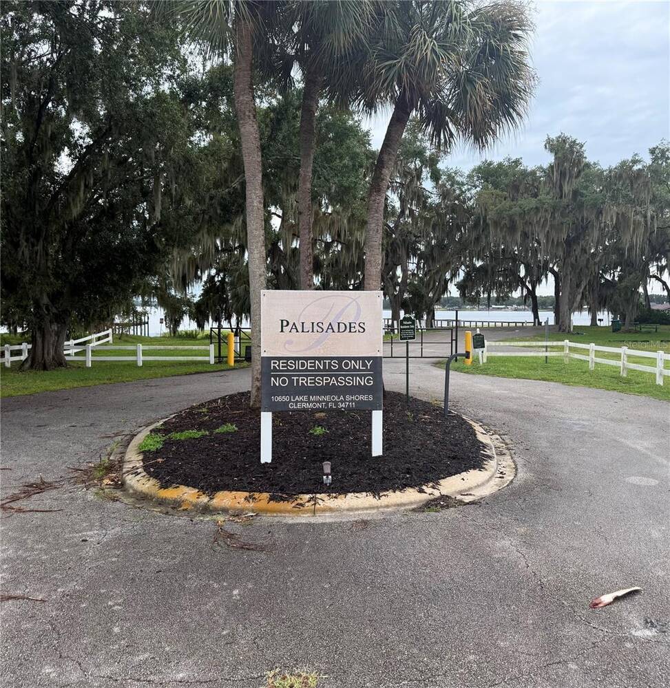 9617 Spring Lake Drive, Clermont, FL 34711