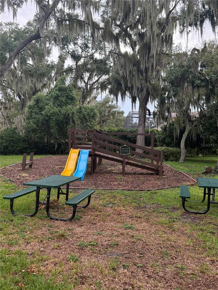 9617 Spring Lake Drive, Clermont, FL 34711