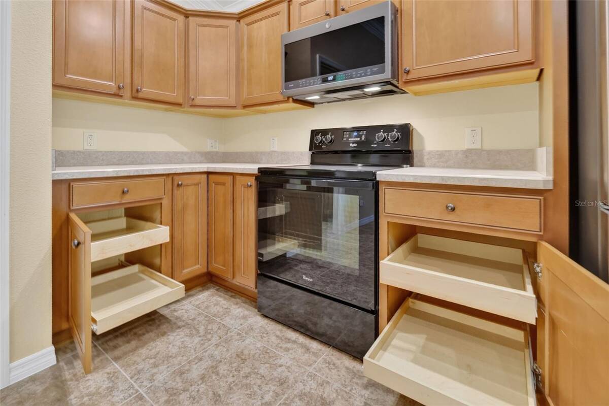 791 Enisgrove Way, The Villages, FL 32163