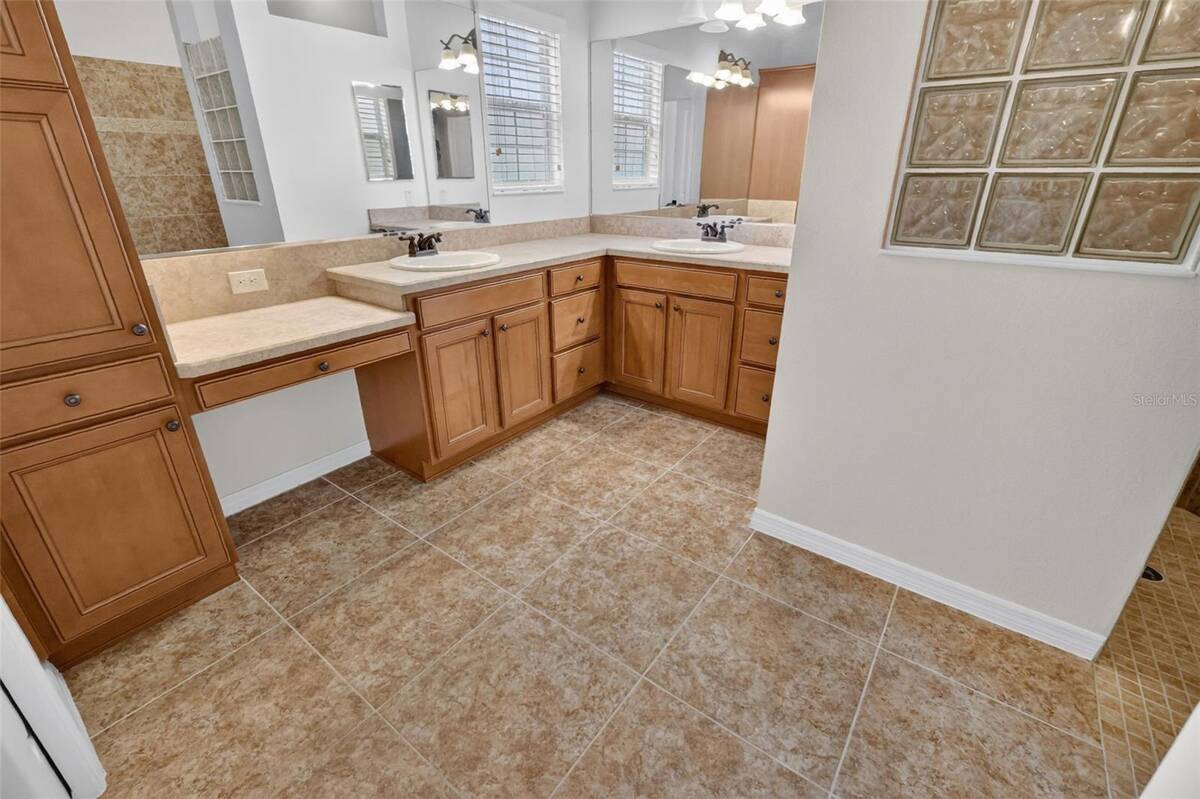 791 Enisgrove Way, The Villages, FL 32163