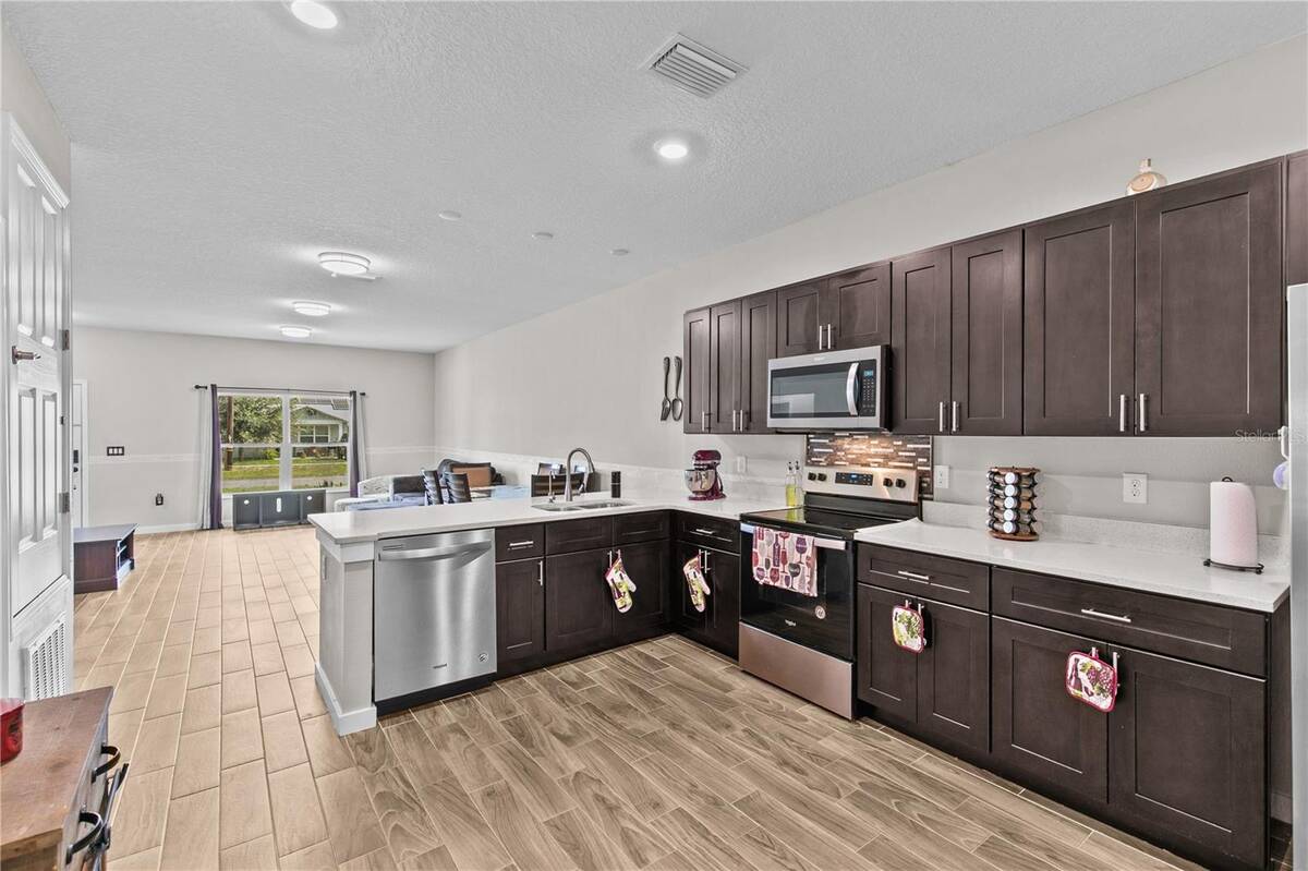 214 W 15th Street, Apopka, FL 32703