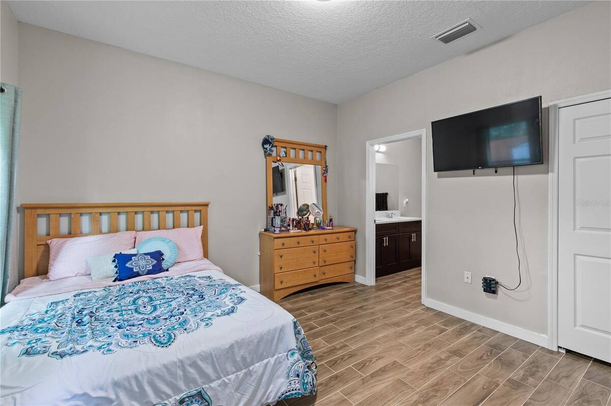 214 W 15th Street, Apopka, FL 32703