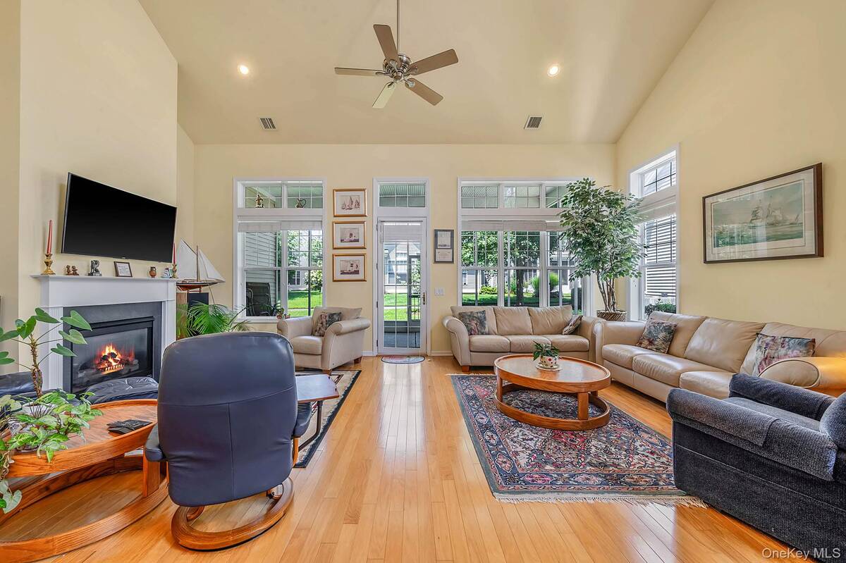 140 Chopin Place