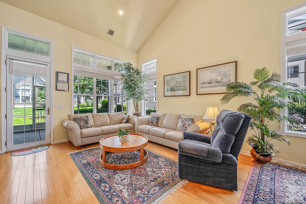 140 Chopin Place
