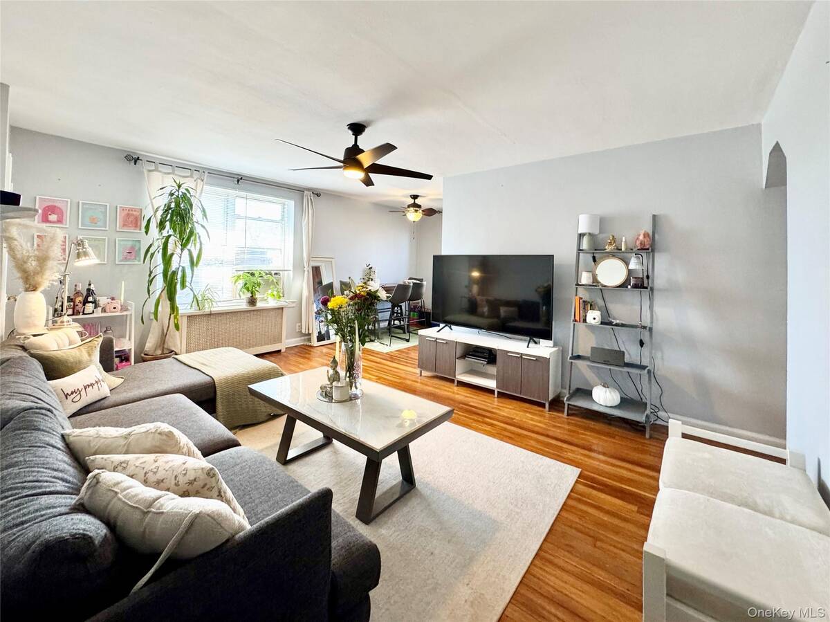 The Versailles - 18-05 215Th St Bayside, NY 11360 | Apartments.com, image size:1200x899